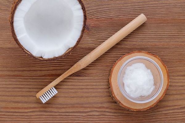 13 méthodes naturelles pour blanchir les dents